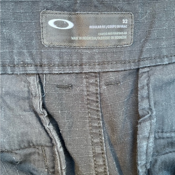 Men's Oakley Shorts Black Solid 32 Cargo Pocket Zip Beach Summer Flat Casual - Picture 2 of 11